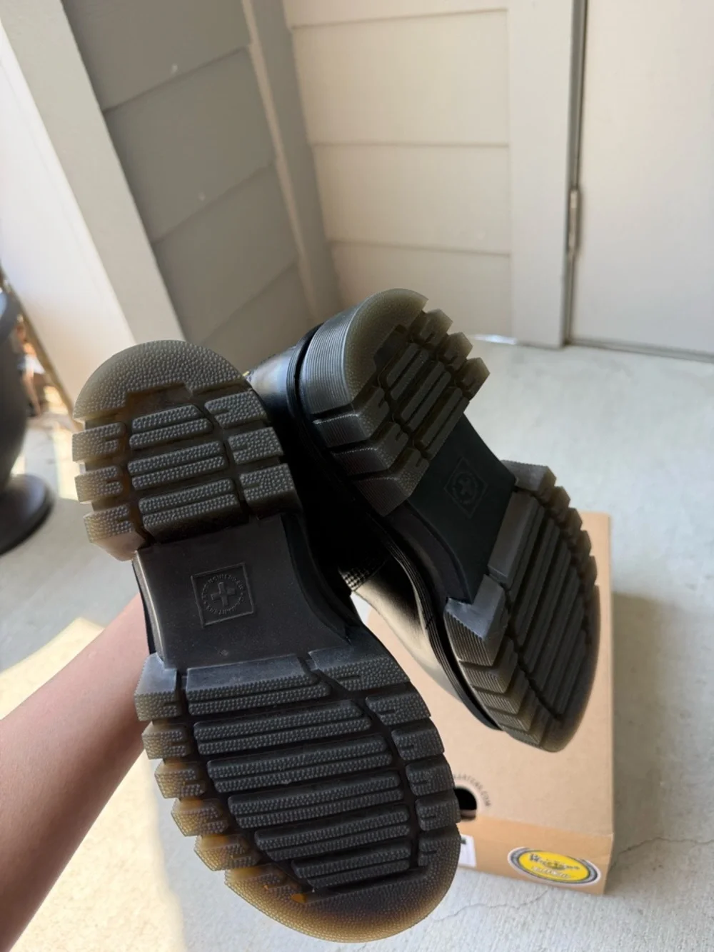 Dr. Martens- Audrick Napa Lux platform Mary Jane - Picture 6 of 6